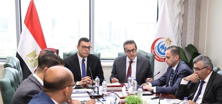 وزيرا الصحة والإسكان يبحثان تطوير المشروعات الصحية بالساحل الشمالي والمدن الجديدة